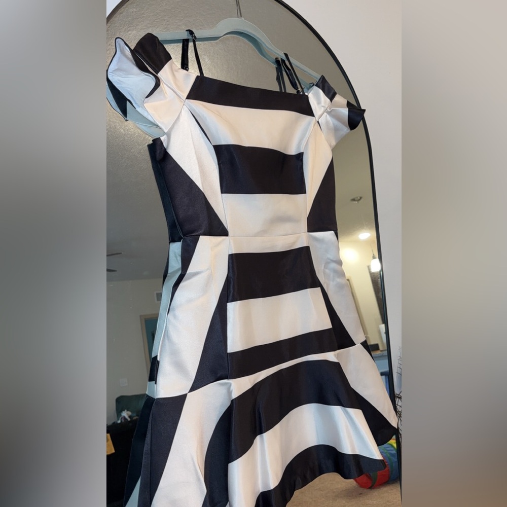 Ark & Co Colorblock Dress - Picture 2 of 6